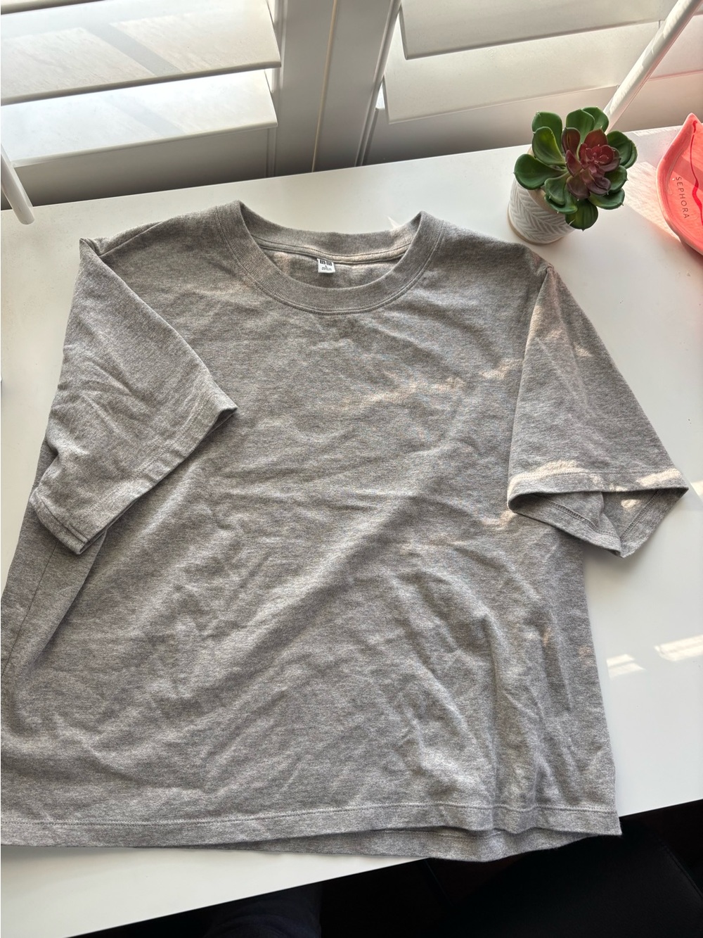 Uniqlo Gray Semi-Cropped Short Sleeve Tee Large
